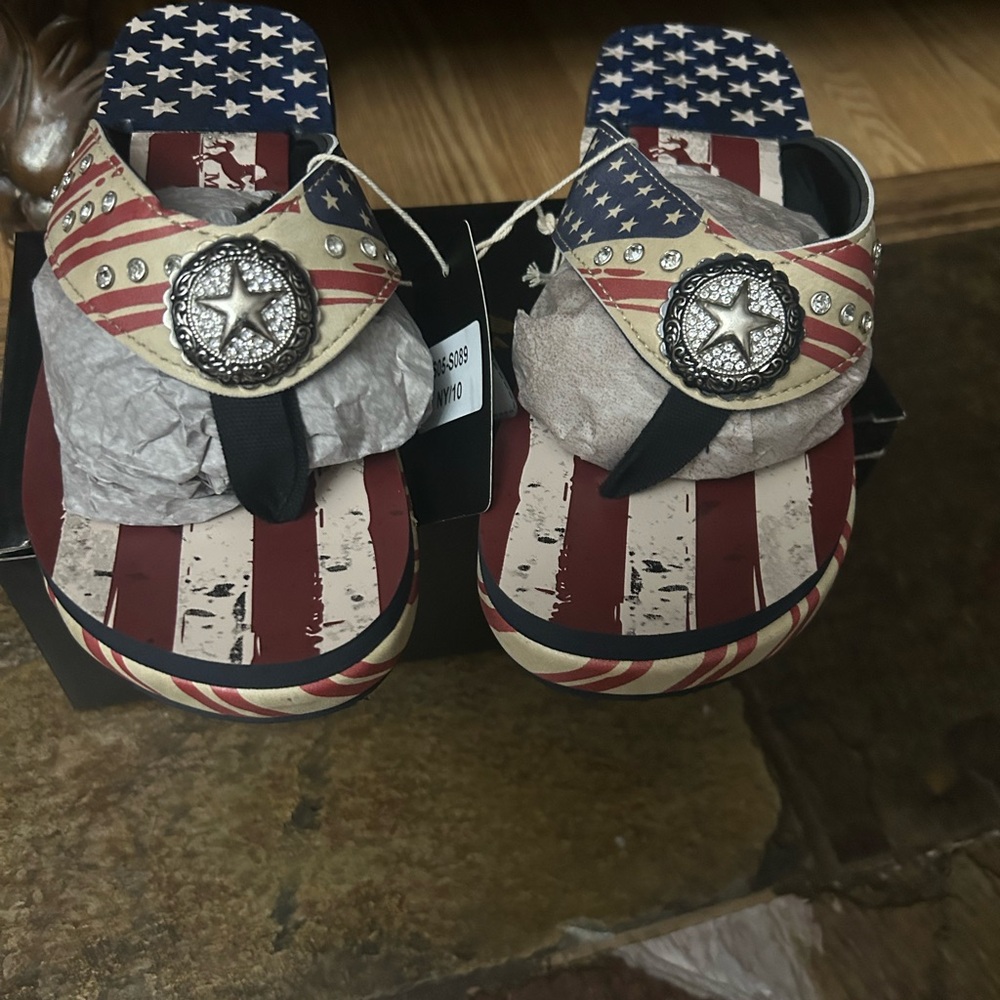 Montana West Patriotic Star Sandals - Red, Blue, White